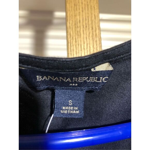 Banana Republic Women’s Black and Burgundy Camisoles Bundle of Two Size S NWOT - Picture 5 of 12